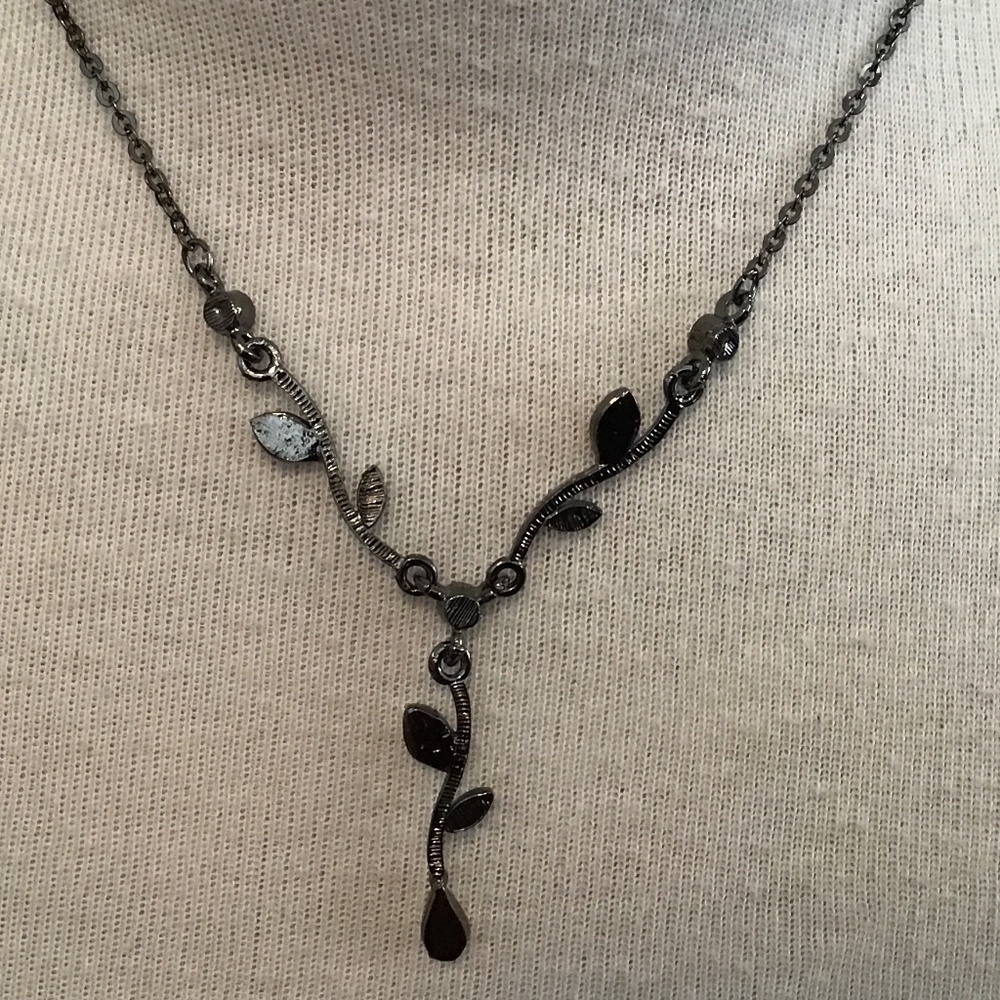 NWOT “New Fashion” Necklace and earring set black color chain and white beading - Picture 6 of 10